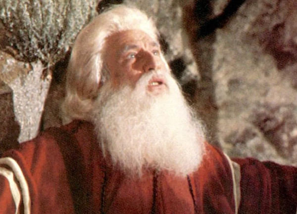 You don't have to treat critical values from non-standard distributions as gospel in this day and age. See them for yourself.