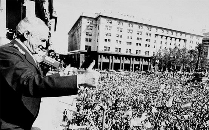 Leopoldo Galtieri, who had just ordered the occupation of the Falkland Islands, greets a jubilant Argentine crowd in the Plaza de Mayo.